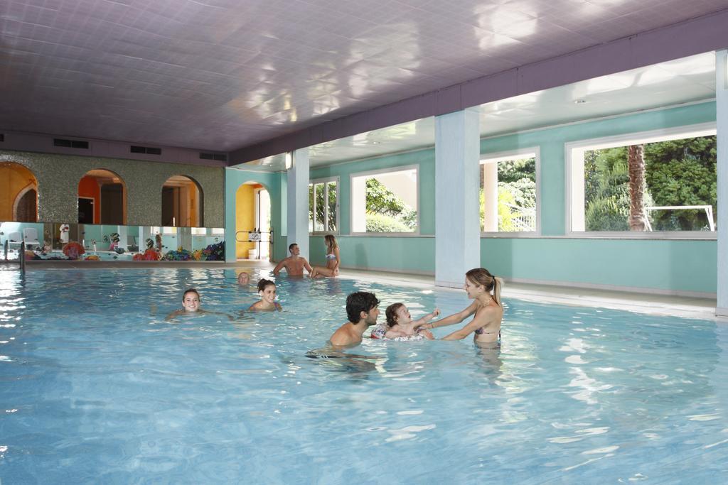 Hotel Castel Lodron Storo Kültér fotó