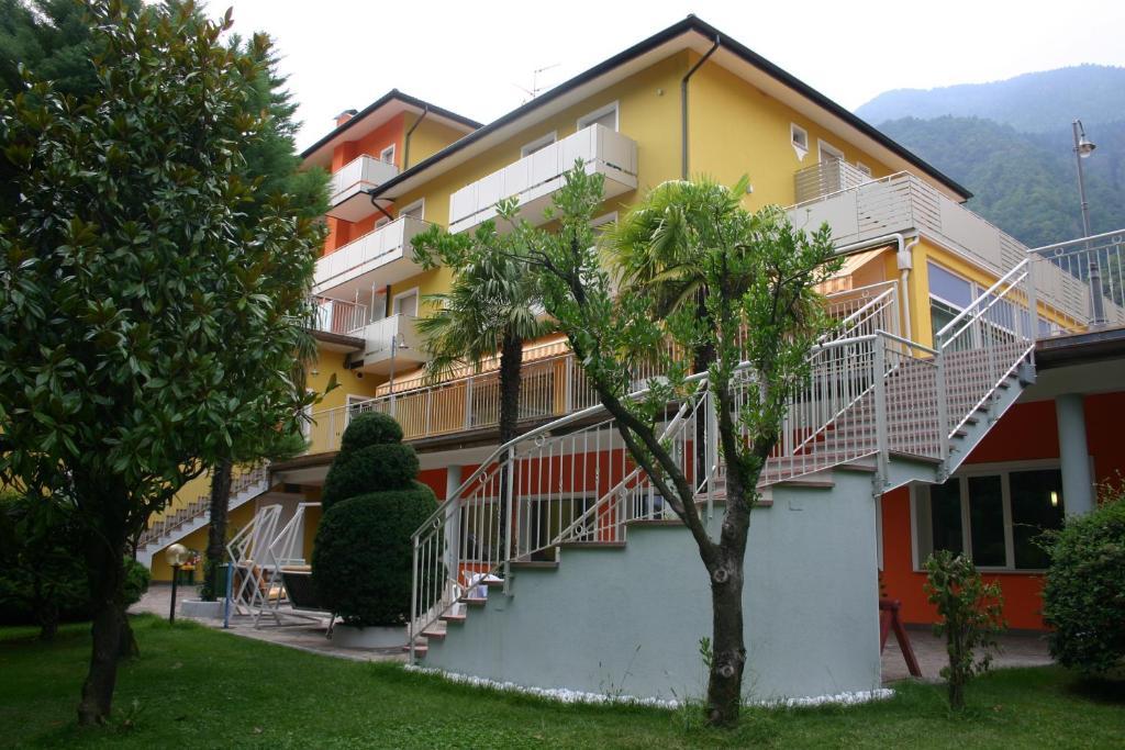 Hotel Castel Lodron Storo Kültér fotó