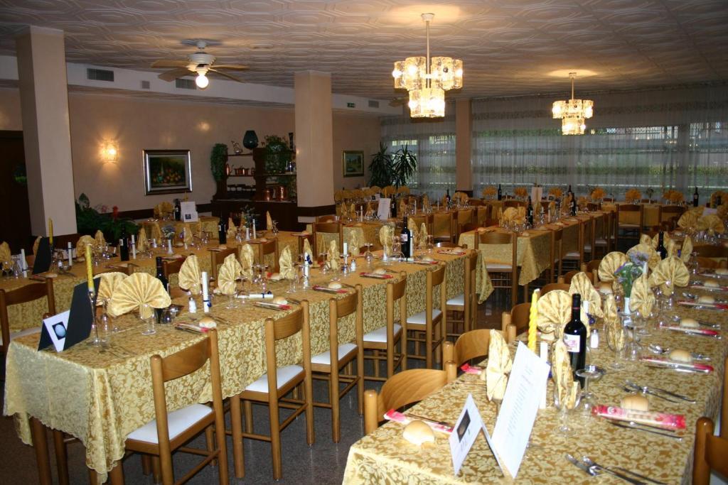 Hotel Castel Lodron Storo Kültér fotó