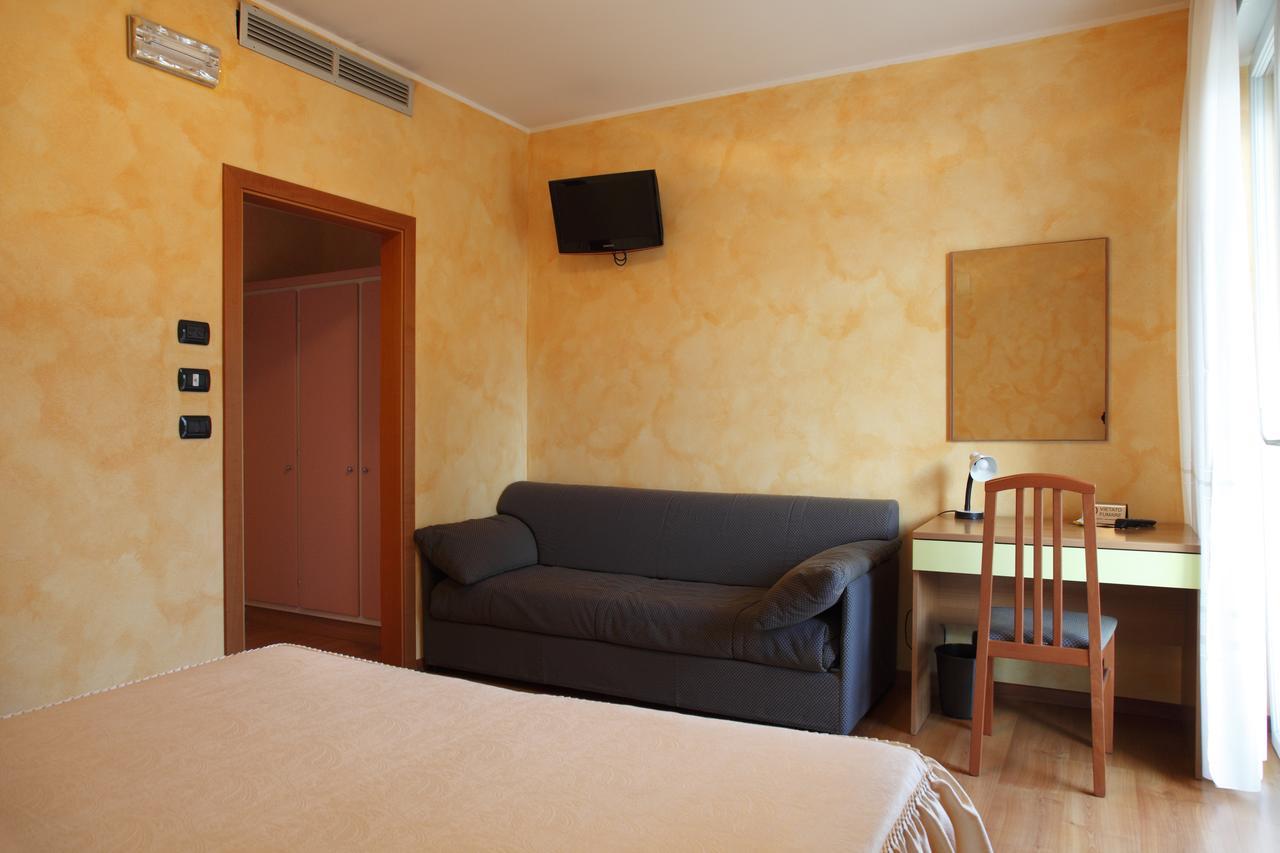 Hotel Castel Lodron Storo Kültér fotó